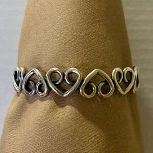 Retired James Avery Heart Enduring Bracelet size Medium (2.5”)